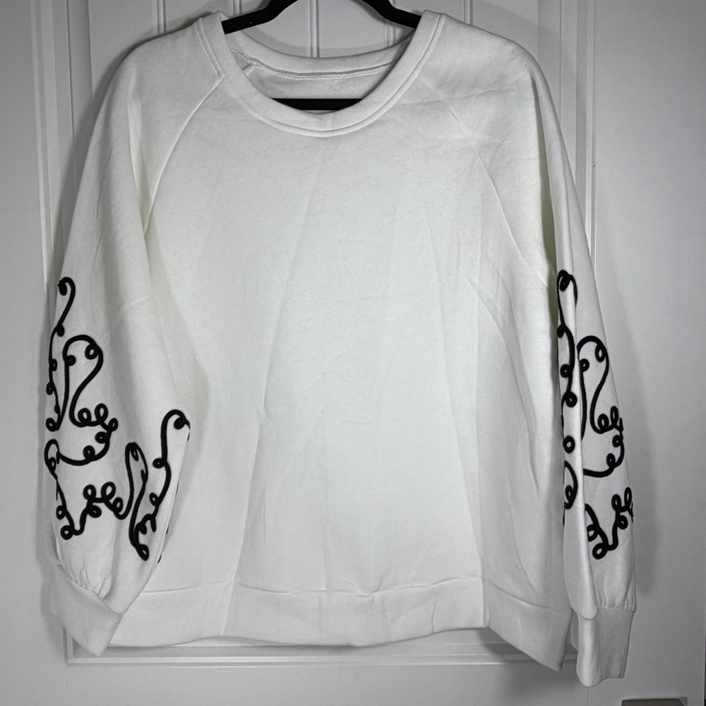 Women's White Sweatshirt Black Embroidered Scroll Balloon Sleeve Pullover